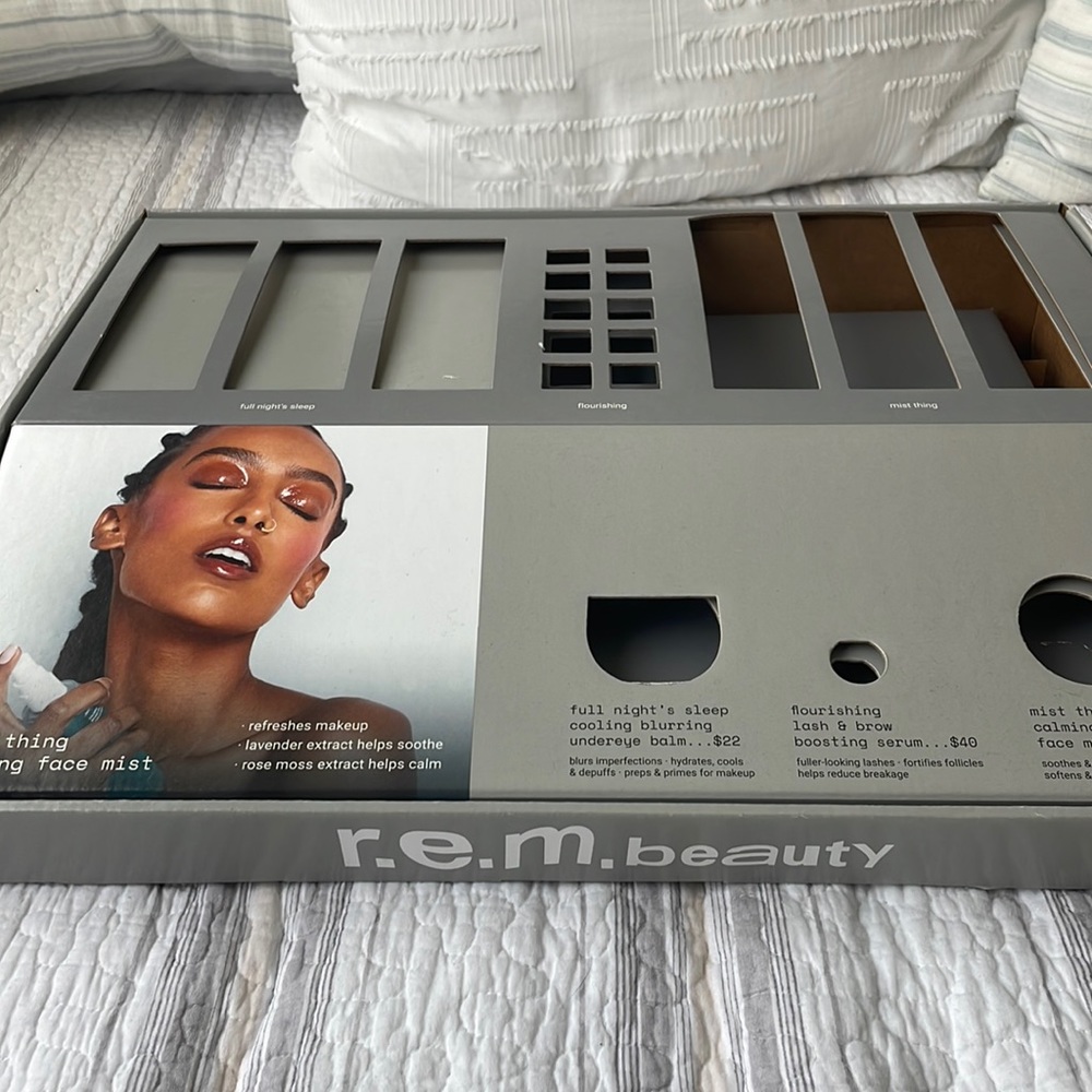 REM beauty stand